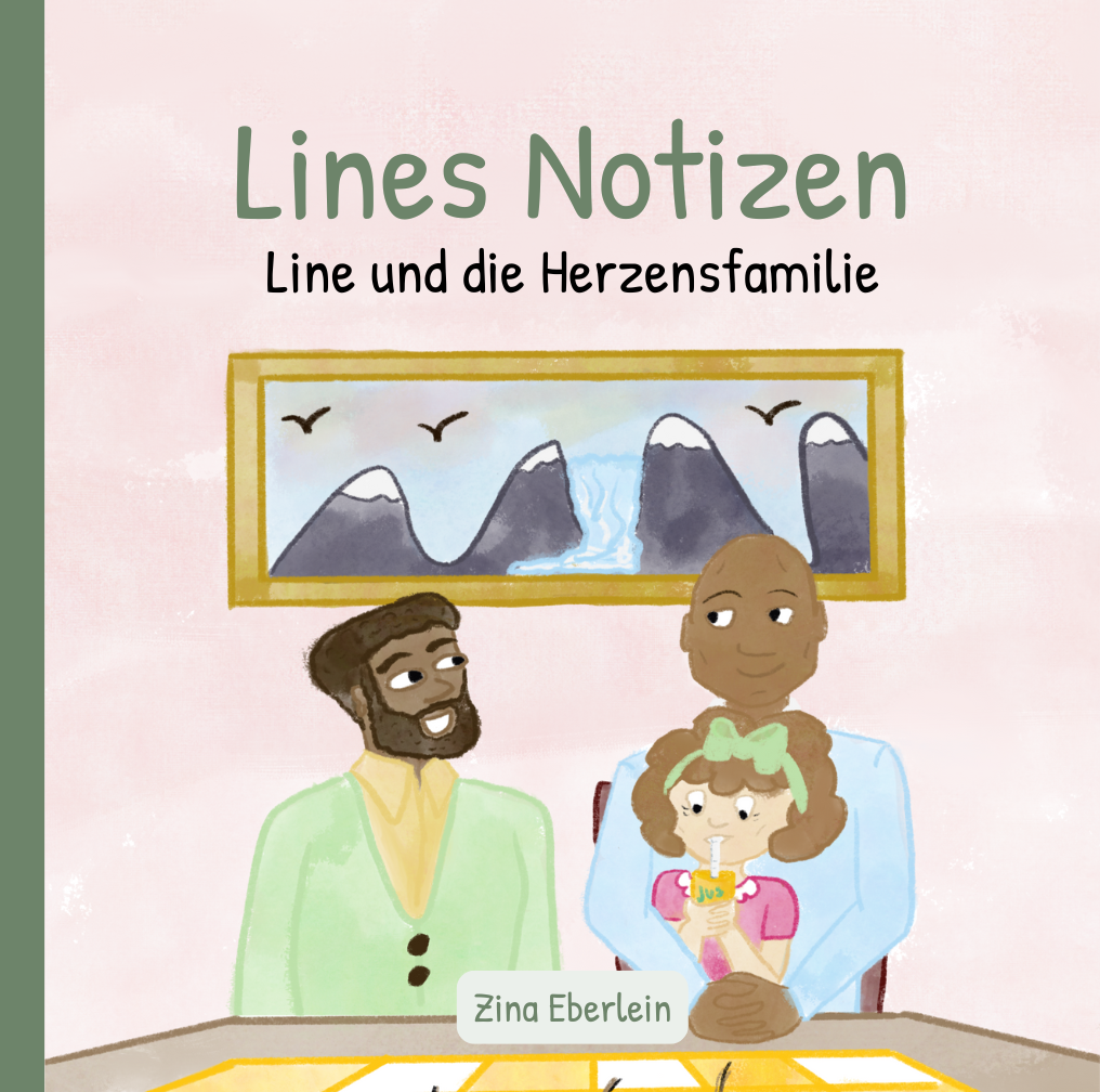 Line sitzt auf dem Schoß ihres Vaters neben ihrem Onkel und trinkt dabei einen Saft.